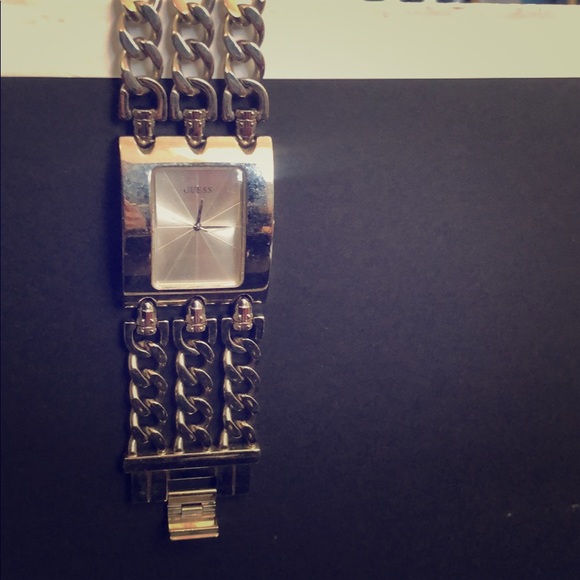 Guess Watch - requires new battery. - Picture 1 of 2